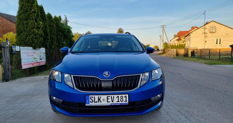 Skoda Octavia cena 49900 przebieg: 248000, rok produkcji 2018 z Biłgoraj małe 407